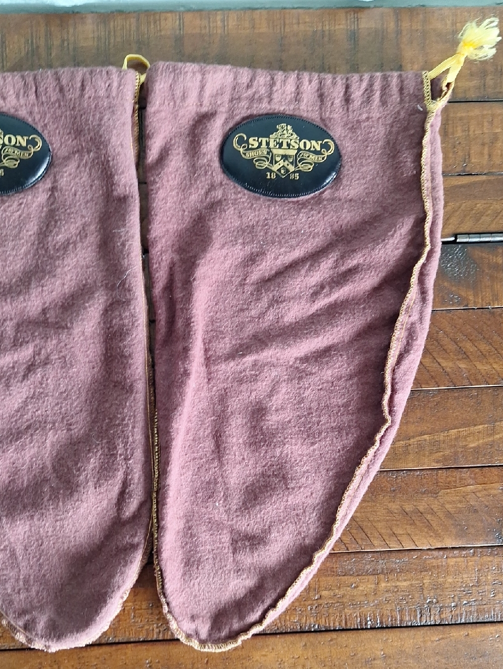 Stetson Red And Yellow Dust Bag Cover - Picture 3 of 8